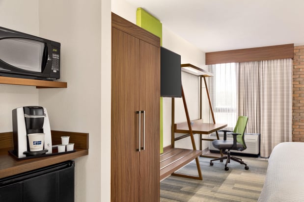 Images Holiday Inn Express San Antonio-Airport by IHG