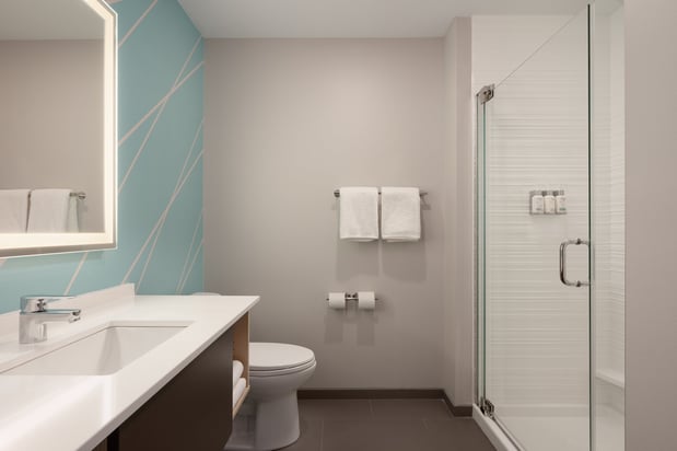 Images avid hotel Oak Creek by IHG