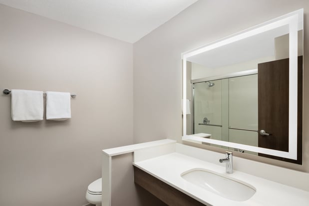 Images Holiday Inn Express & Suites Portland-Jantzen Beach by IHG