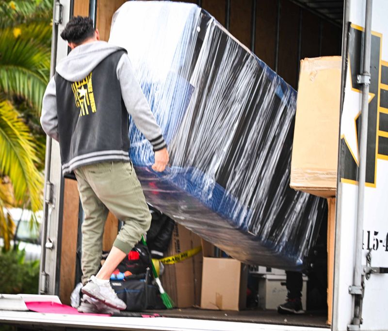 Images Commander Moving Inc.
