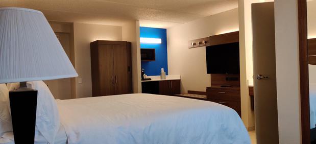 Images Holiday Inn Express & Suites Dallas Ft. Worth Airport South, an IHG Hotel