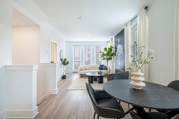Images Saylor at Southside Trail | Luxury Townhomes for Rent