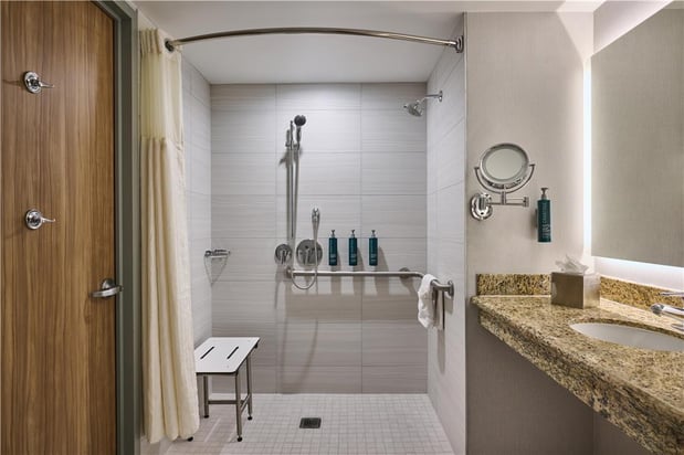 Images Hotel Zessa Orange County Airport, a DoubleTree by Hilton