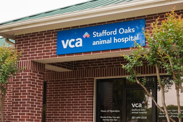 Images VCA Stafford Oaks Animal Hospital