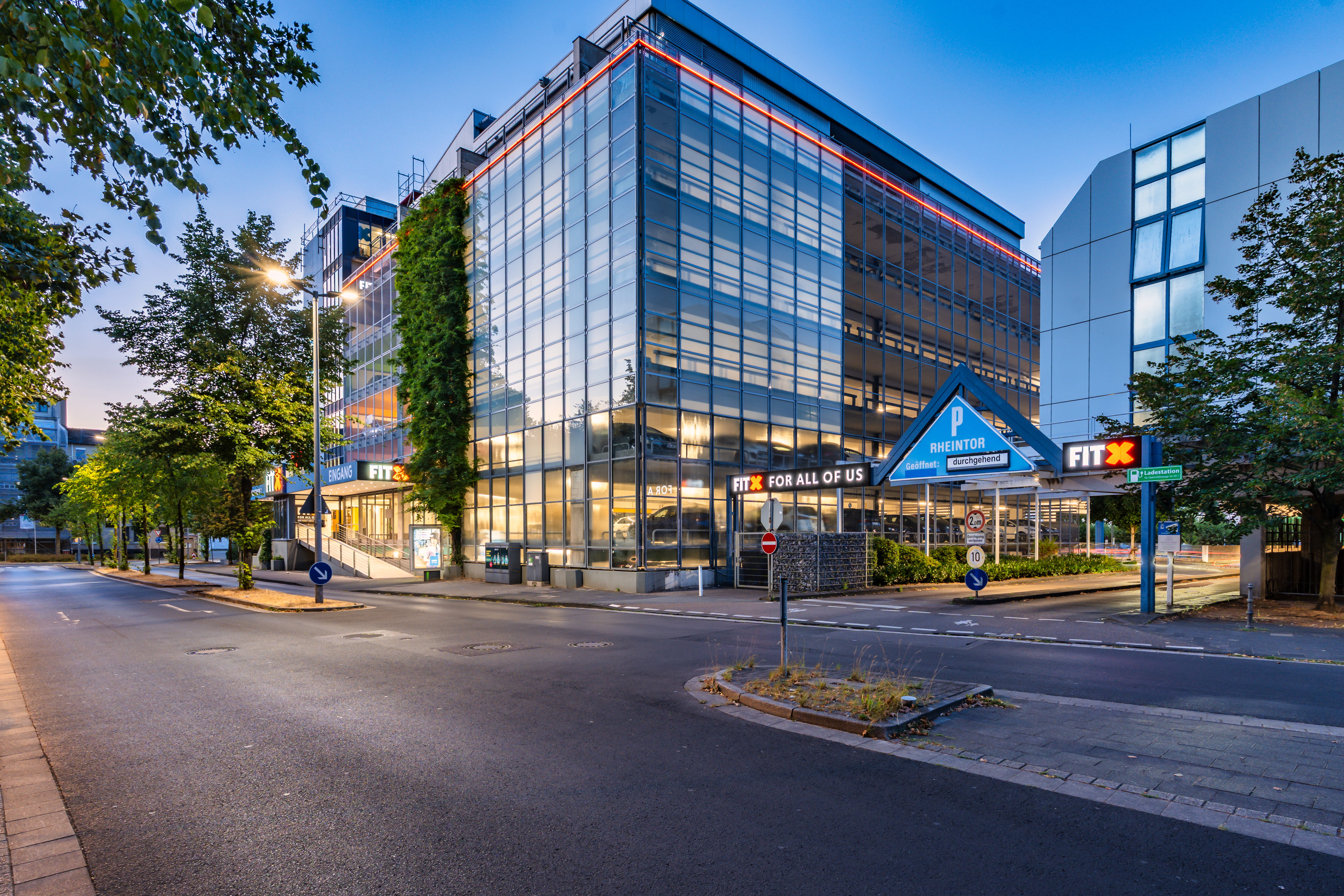 FitX Fitnessstudio, Rheinstraße 7 in Neuss