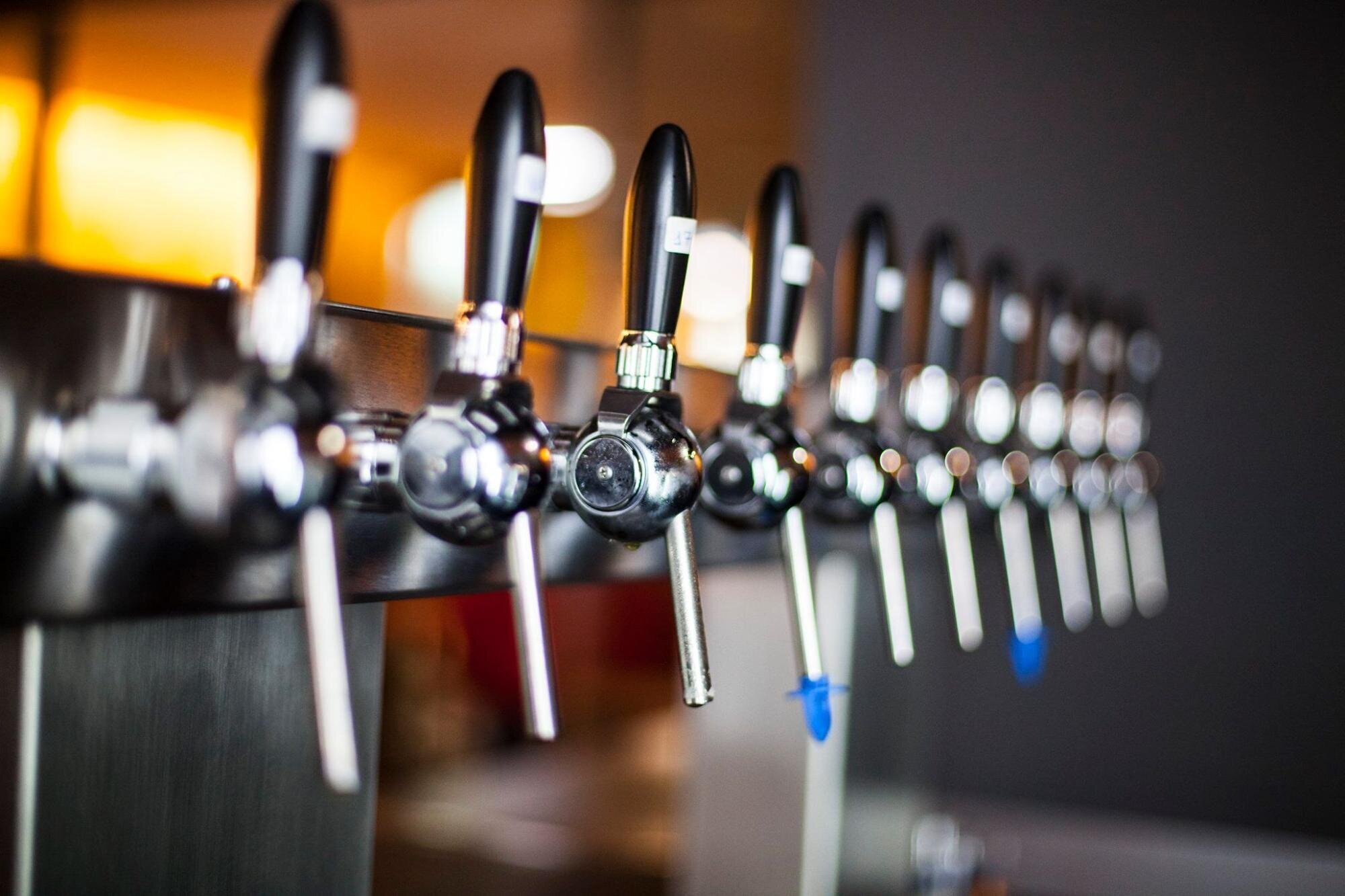 Images Install Beer  Alquiler de Grifos de Cerveza en Barcelona