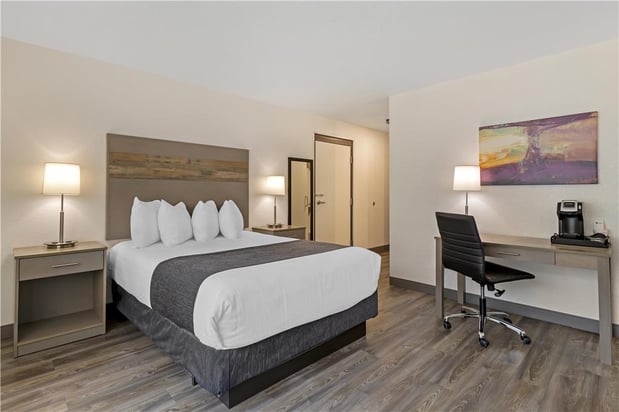 Images Executive Residency by Best Western Waterloo & Cedar Falls