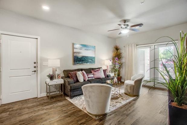 Images Urban Oaks at Conroe