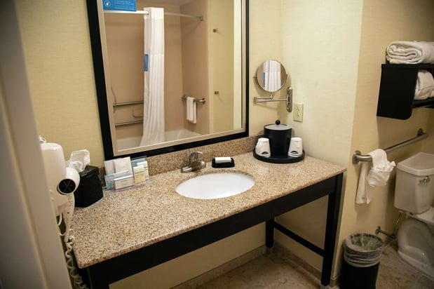 Images Hampton Inn & Suites Sharon