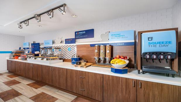 Images Holiday Inn Express & Suites Fremont - Milpitas Central by IHG