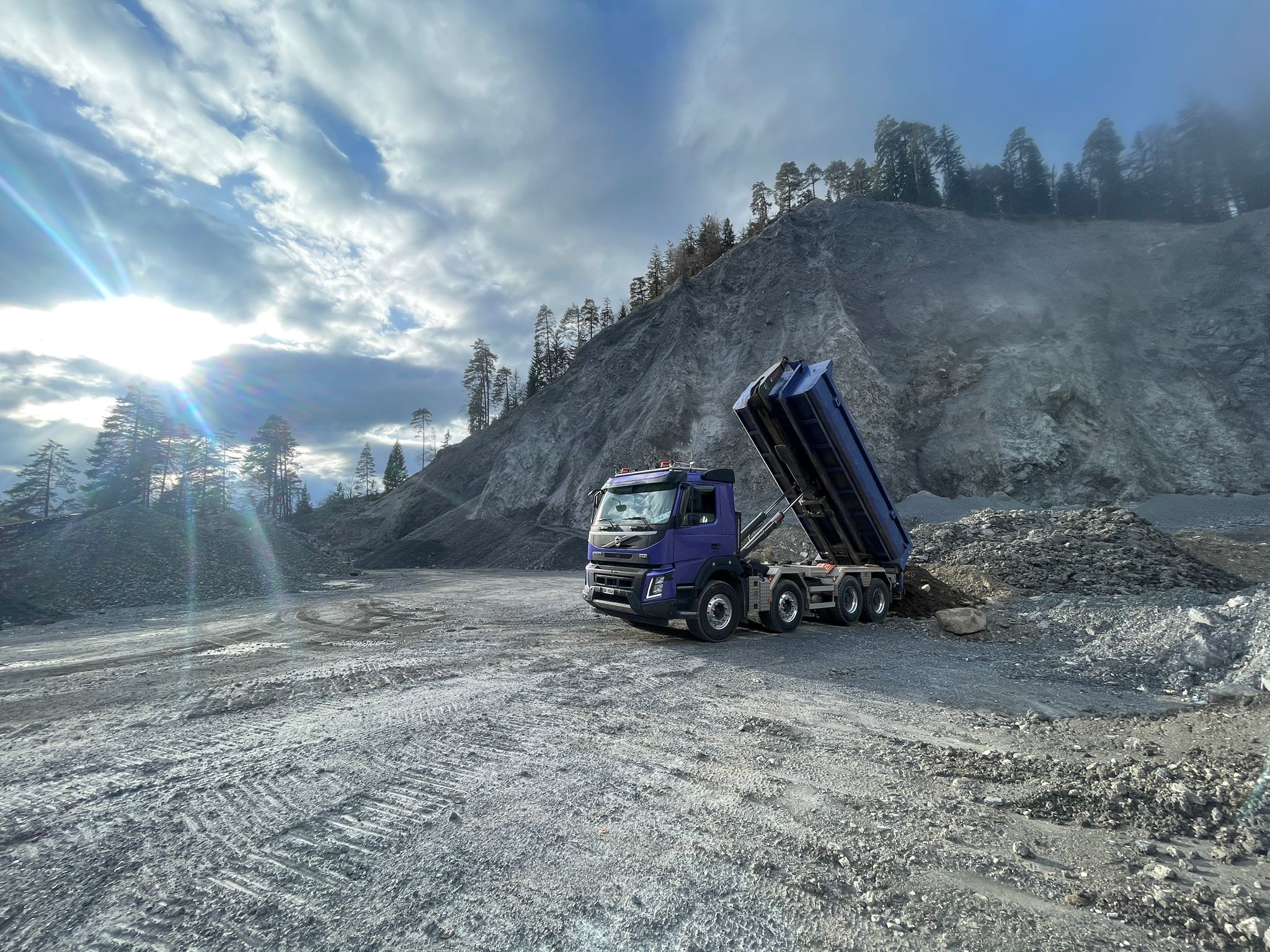 Bilder V & F Cavigelli Transporte AG