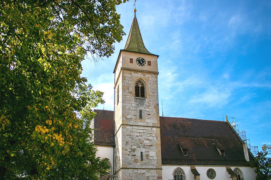 Michaelskirche Eltingen - Evangelische Kirchengemeinde Leonberg-Eltingen, Kirchbachstraße 21 in Leonberg