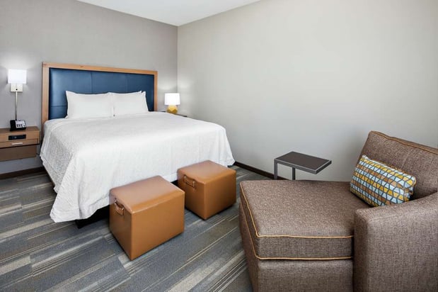 Images Hampton Inn & Suites San Diego Airport Liberty Station