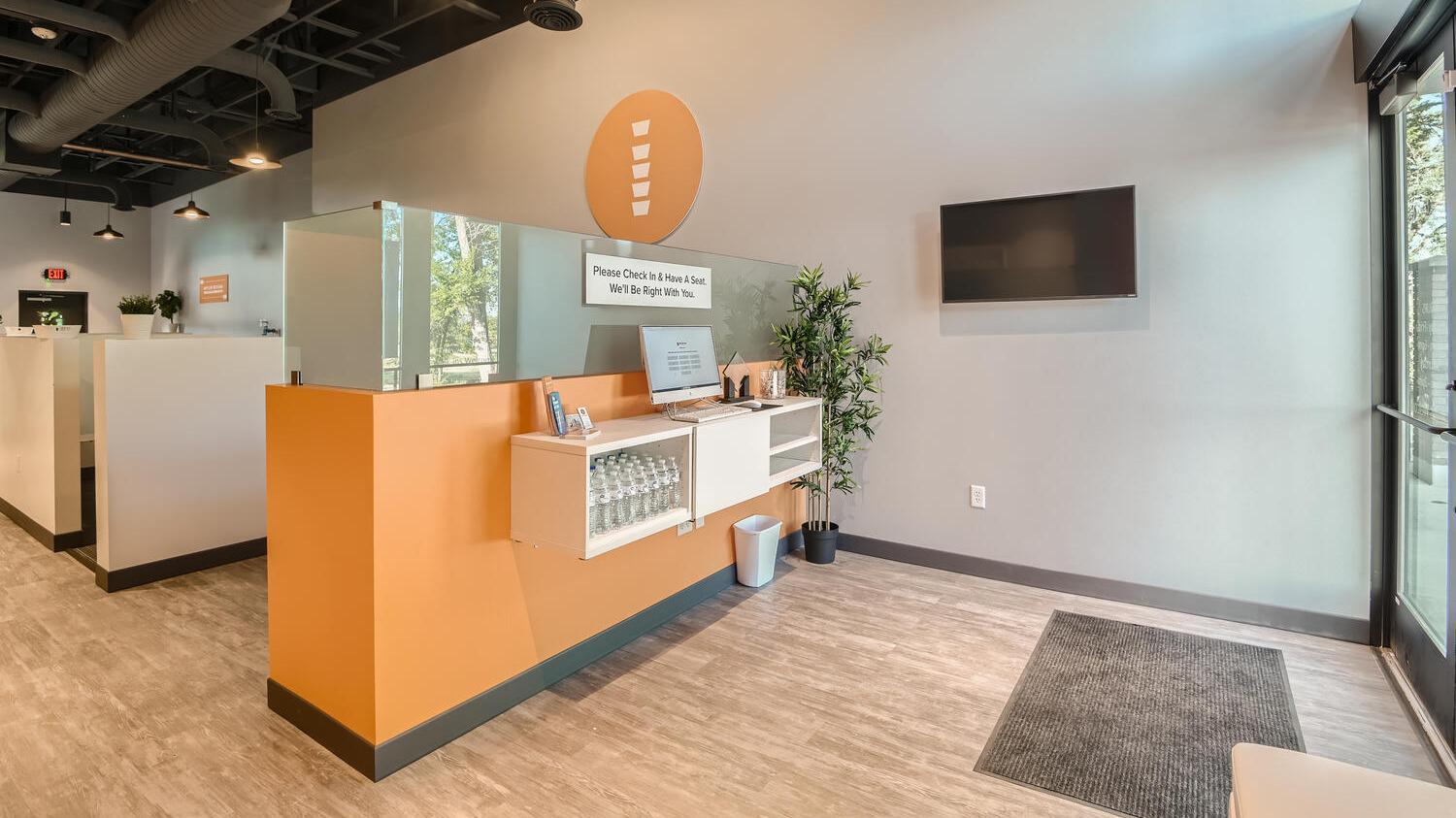 At NuSpine Chiropractic, we have licensed chiropractors, quality adjustments, specific treatment packages, hydrotherapy treatments, evening, and weekend hours available.