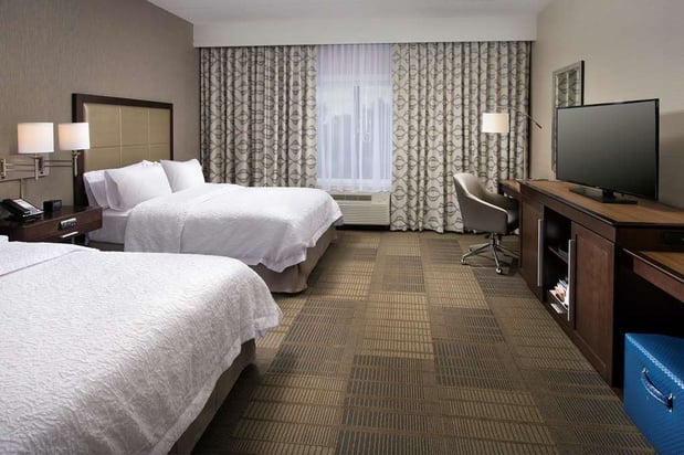 Images Hampton Inn & Suites Falls Church