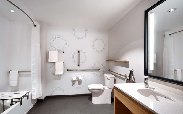 Images Tru by Hilton Clearfield Hill Air Force Base