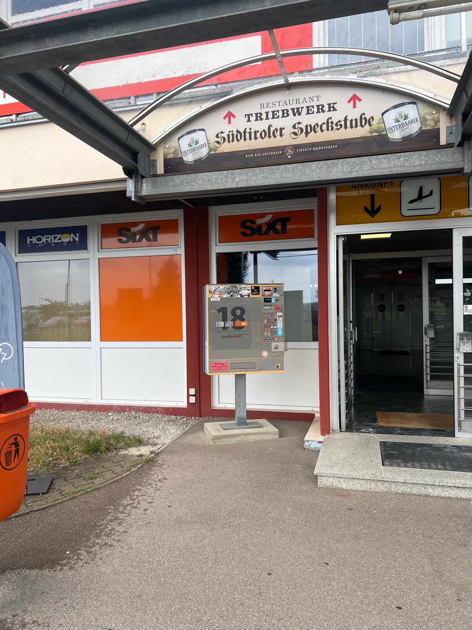 SIXT Autovermietung  - Meet & Greet - Augsburg Flughafen, Flughafenstr. 6 in Augsburg