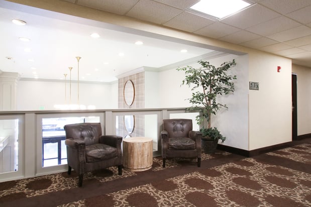 Images Oxford Suites Spokane Valley
