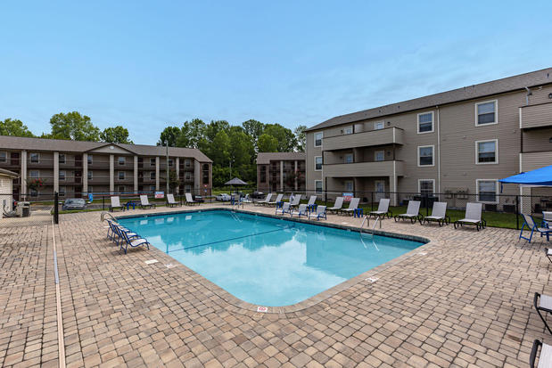 Images Parkway Station Apartment Homes