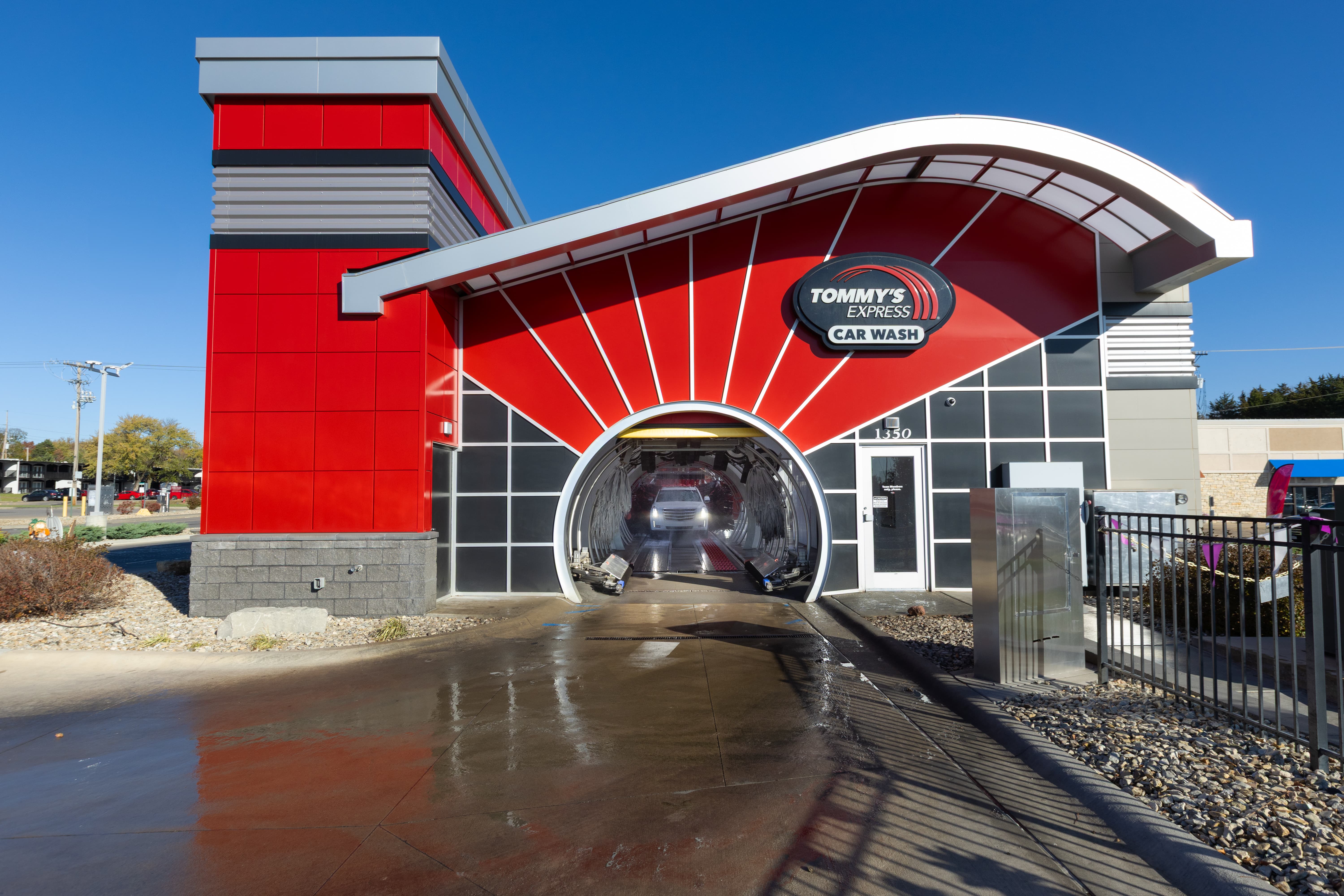 Tommy's Express Car Wash Image