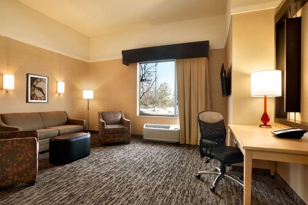 Images DoubleTree by Hilton Hotel Oklahoma City Airport
