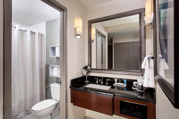 Images Crowne Plaza Atlanta - Midtown by IHG