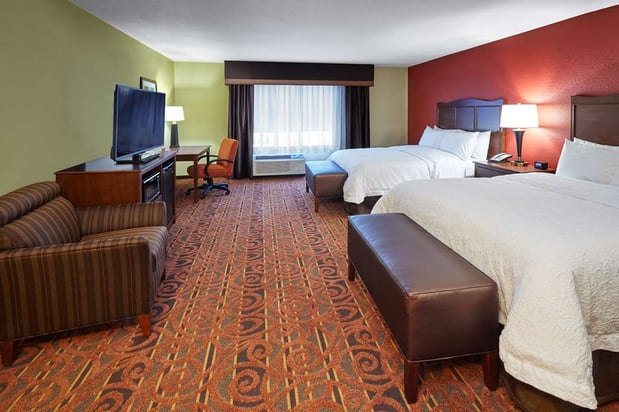 Images Hampton Inn & Suites Milwaukee/Franklin