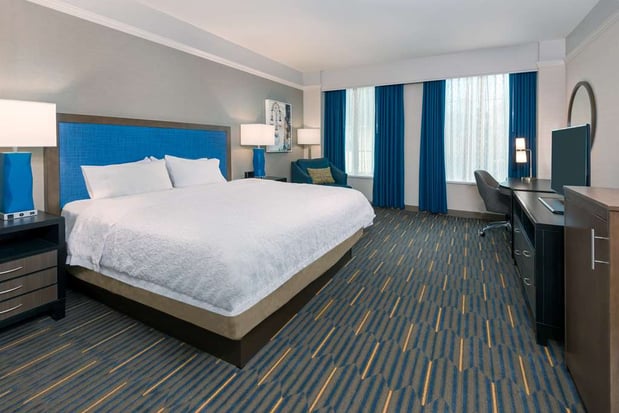 Images Hampton Inn & Suites Buffalo Downtown