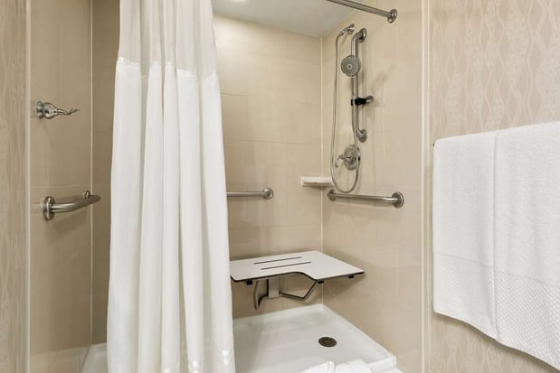Images DoubleTree by Hilton Hotel Wichita Airport