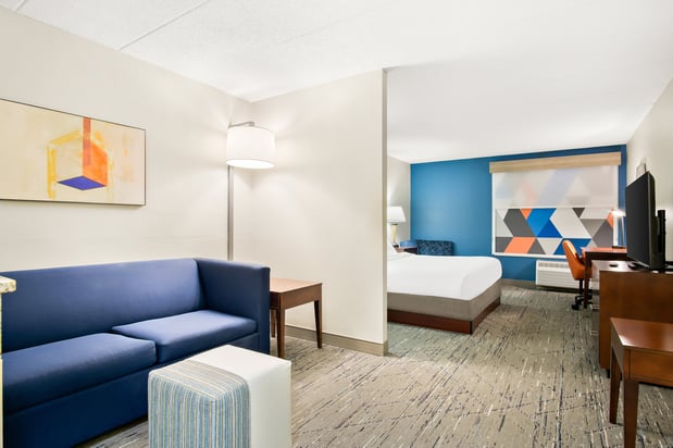 Images Holiday Inn Express & Suites Ocean City - Northside by IHG