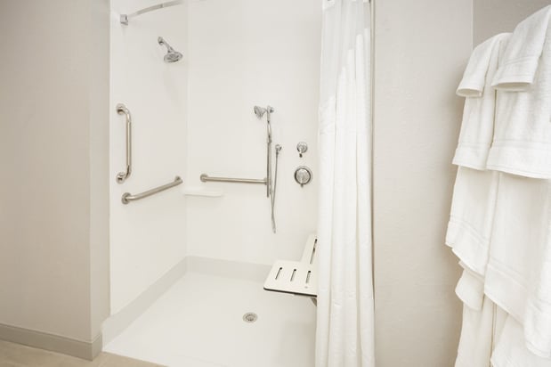 Images Holiday Inn Express & Suites Chicago North Shore - Niles by IHG