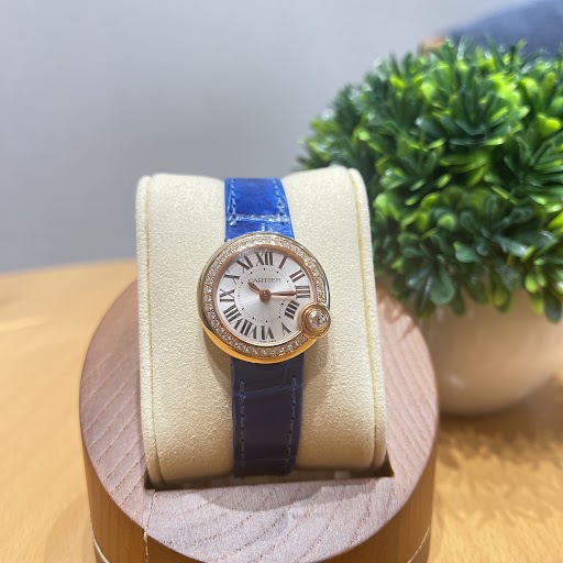 Images KOMEHYO（コメ兵）買取センター京橋京阪モール