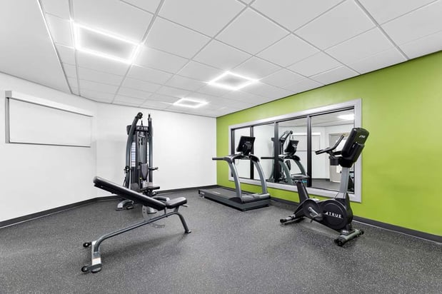 Images Spark by Hilton Tupelo