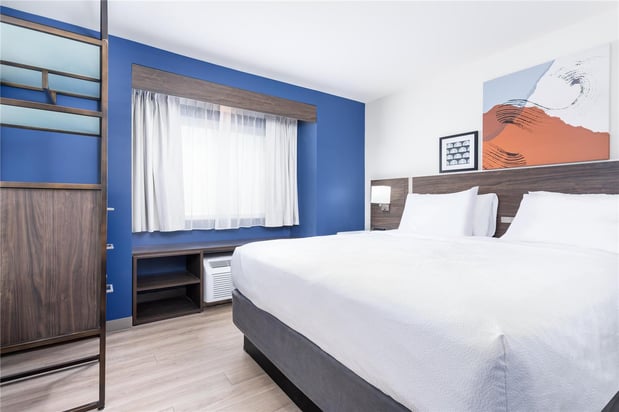 Images Spark by Hilton Clarion