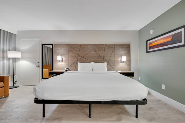Images Quality Inn & Suites Airport Cruise Port Hollywood