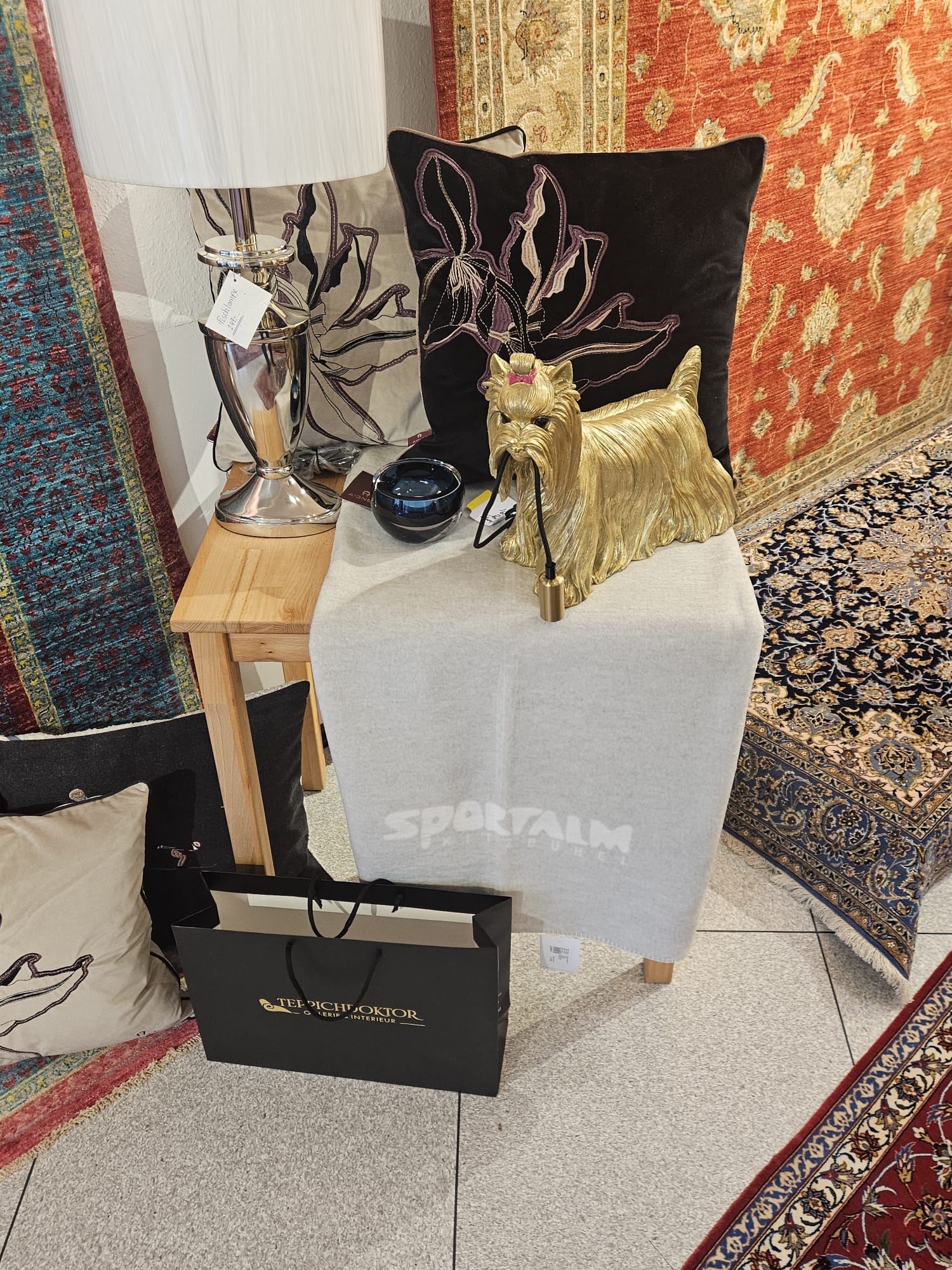 Bild 8 von Teppichdoktor Galerie & Interieur