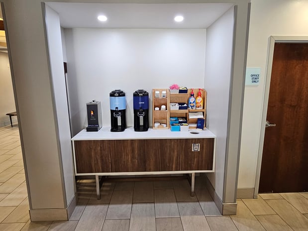 Images Holiday Inn Express & Suites Cincinnati-Blue Ash by IHG