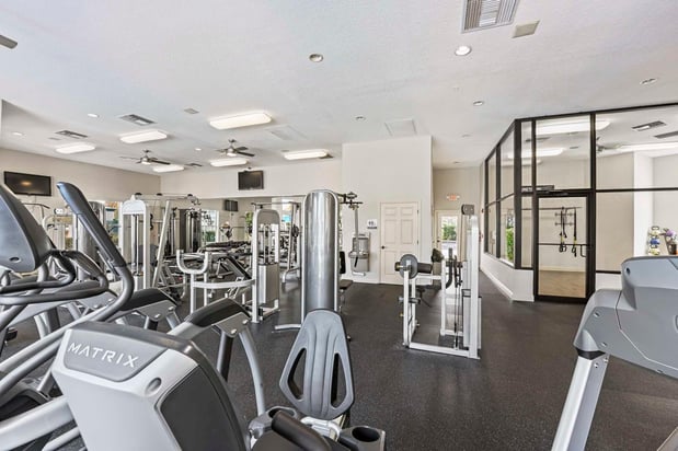 Images Halston World Gateway Apartment Homes