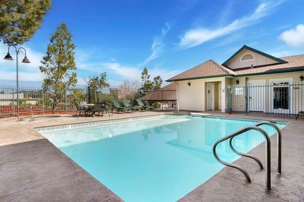 Images Best Western Cedar Inn & Suites