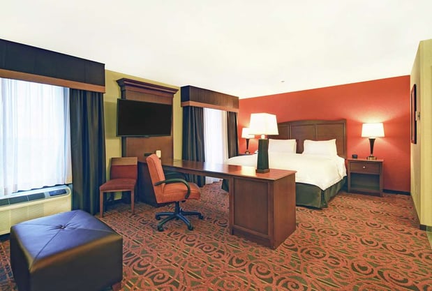 Images Hampton Inn & Suites Milwaukee/Franklin