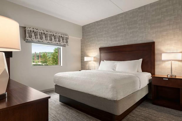 Images Hampton Inn & Suites Pittsburgh/Waterfront-West Homestead