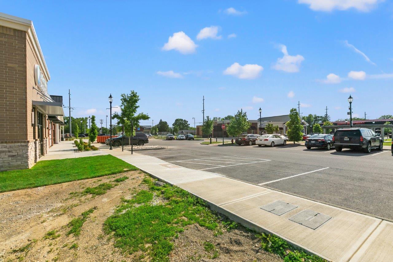 Parking lot, Settlers Walk Dental Care. Dentist in Springboro, OH. 