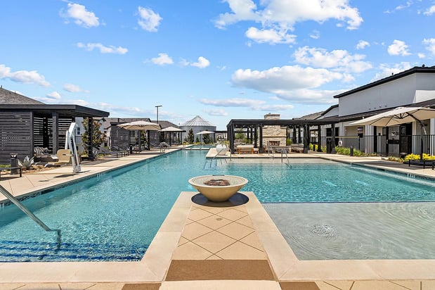 Images Luxe of Denton