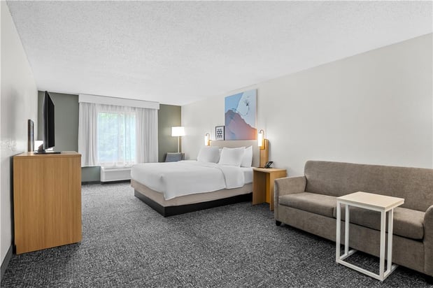 Images Spark by Hilton Traverse City