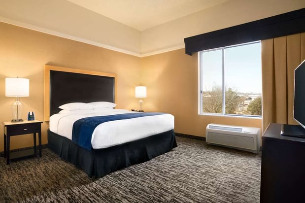 Images DoubleTree by Hilton Hotel Oklahoma City Airport