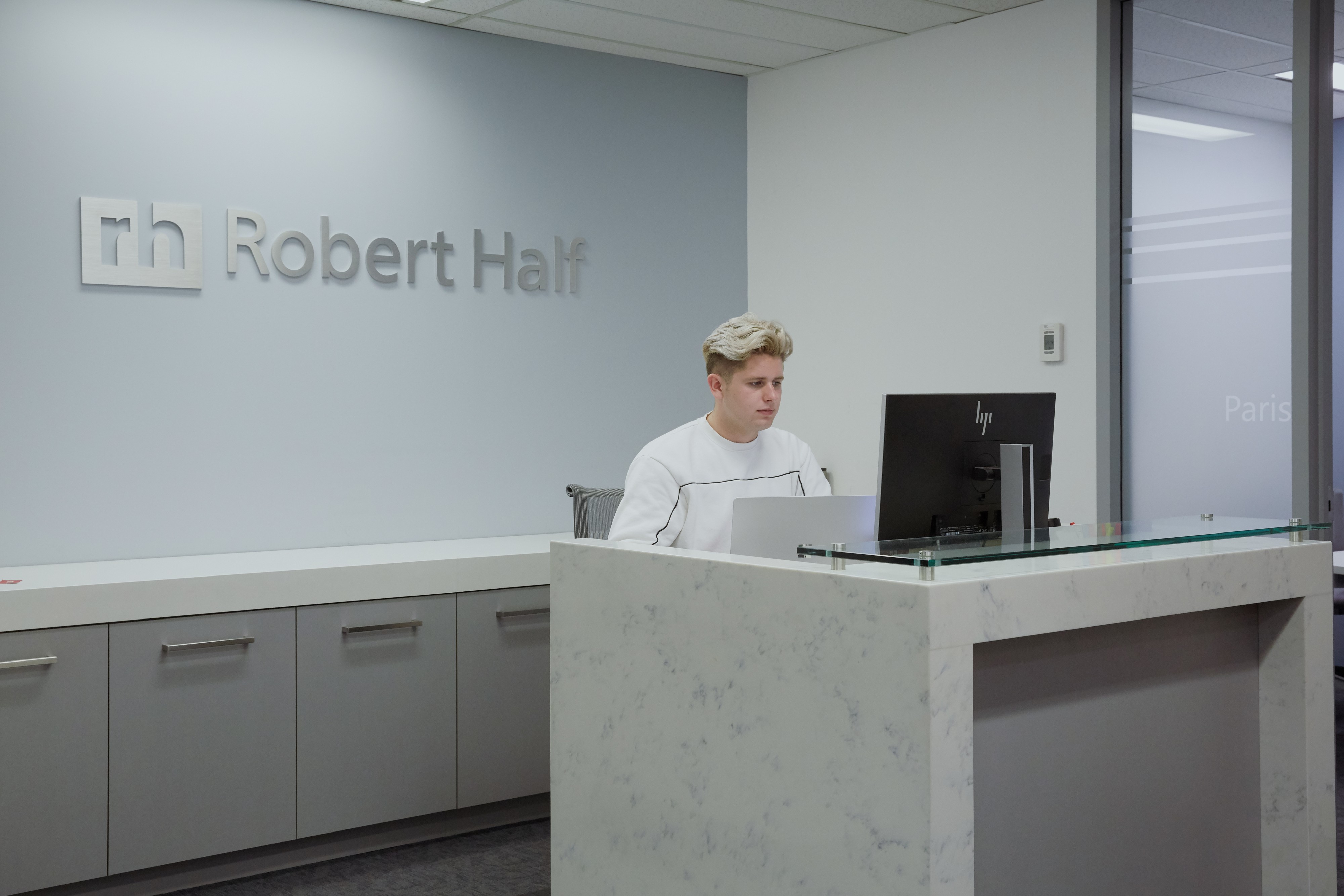 Robert Half® Agence de placement in Pointe-Claire