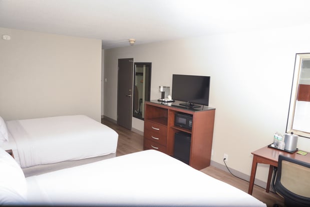 Images Holiday Inn Blmgtn Arpt South - Mall Area by IHG