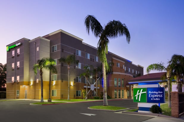 Images Holiday Inn Express & Suites Bakersfield Central by IHG