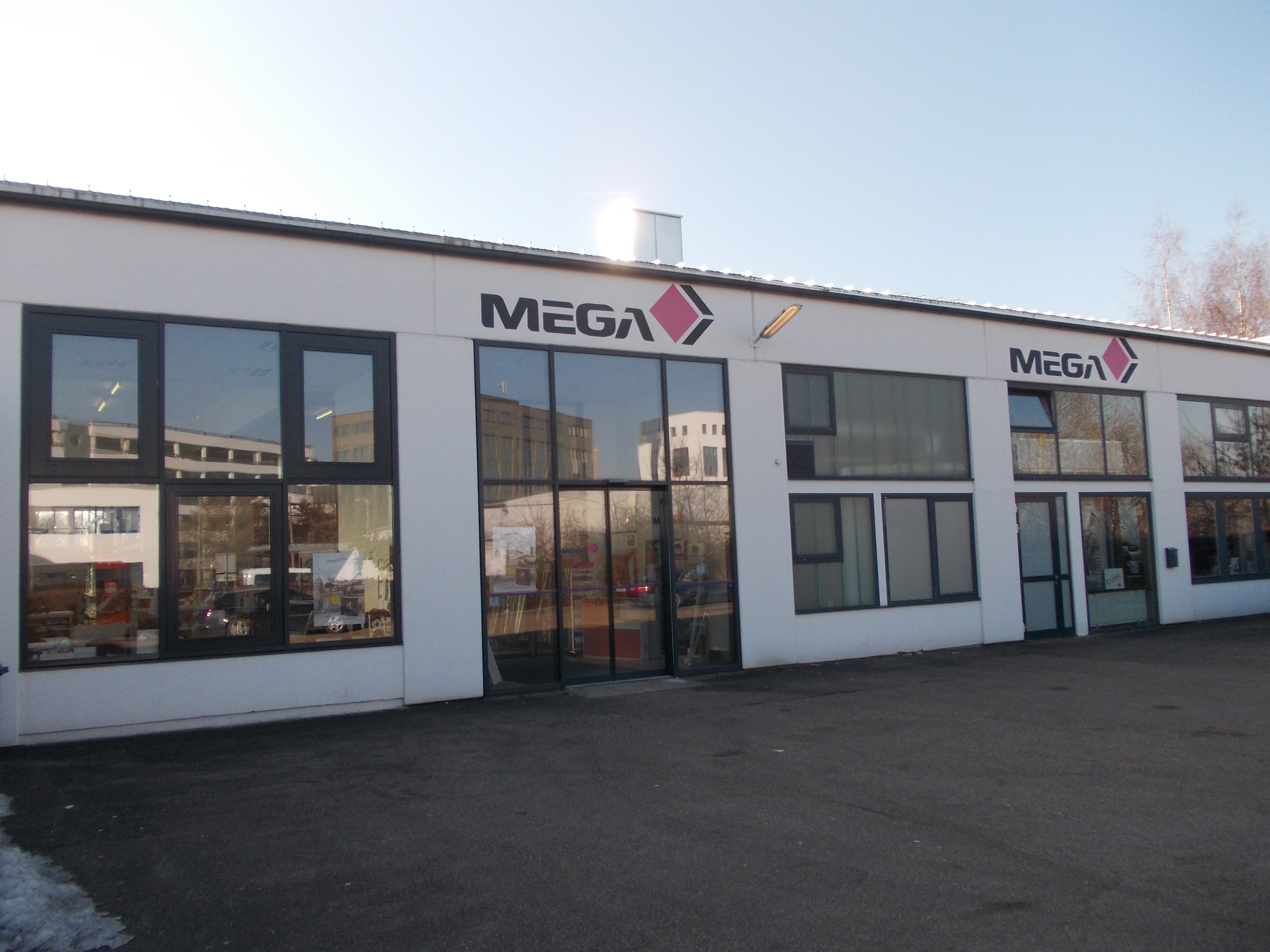 Standortbild MEGA eG Regensburg, Großhandel für Maler, Bodenleger und Stuckateure