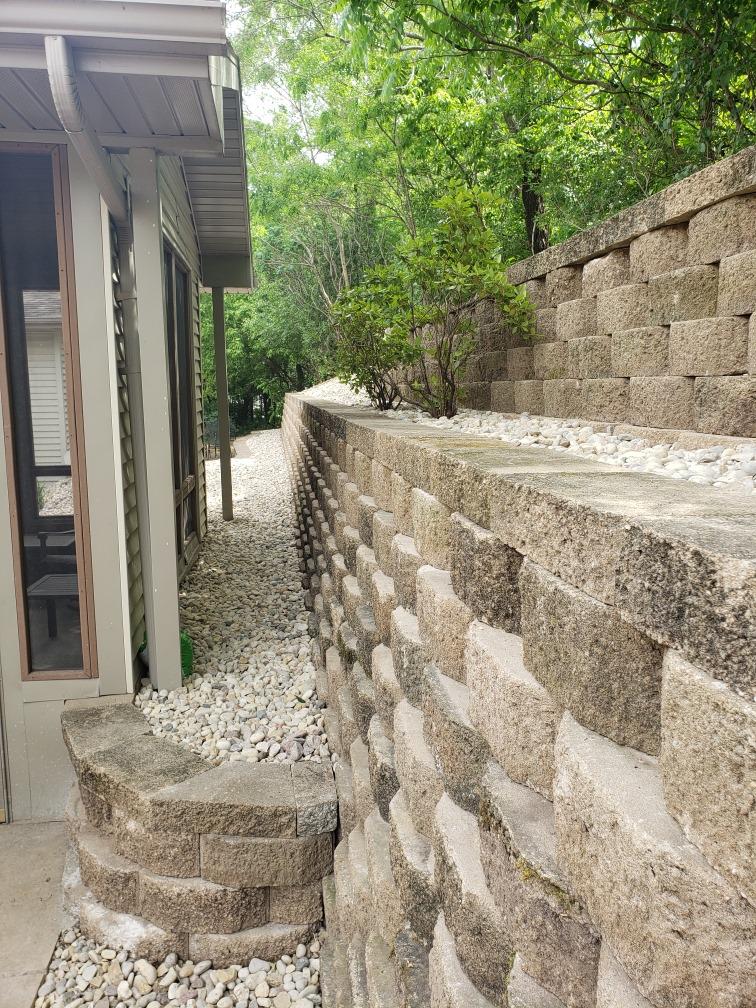 Herstad Landscaping Logo